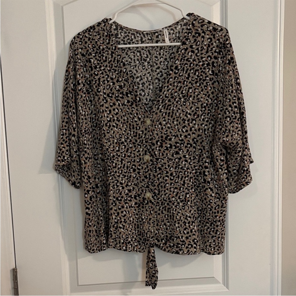 Stylish Leopard Print V-Neck Blouse